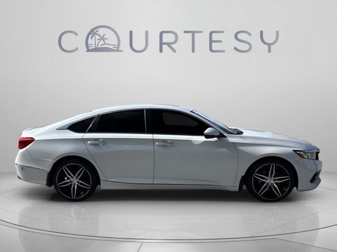 Used 2021 Honda Accord Touring image 8