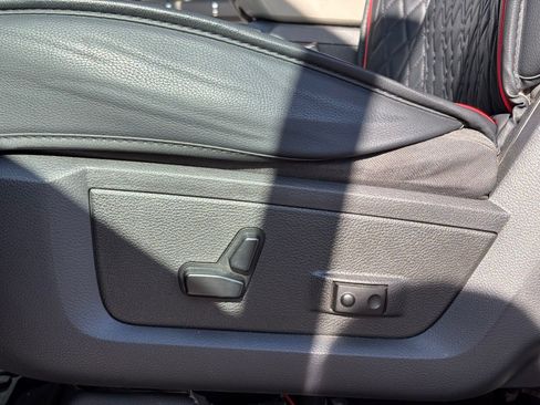 Used 2010 Dodge Ram 2500 Truck SLT w/ Technology Group AWD/4WD image 9