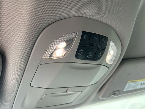 Used 2024 Chrysler Pacifica Touring-L FWD image 27