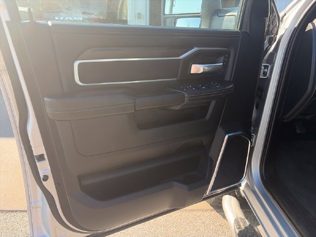 Used 2026 RAM 2500 Laramie AWD/4WD image 10