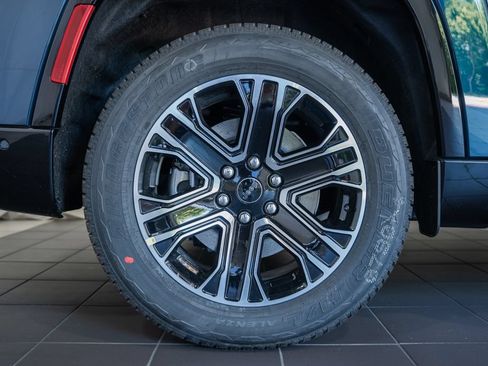 New 2026 Jeep Grand Wagoneer L 4WD image 19