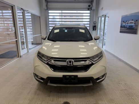 Used 2018 Honda CR-V Touring image 2