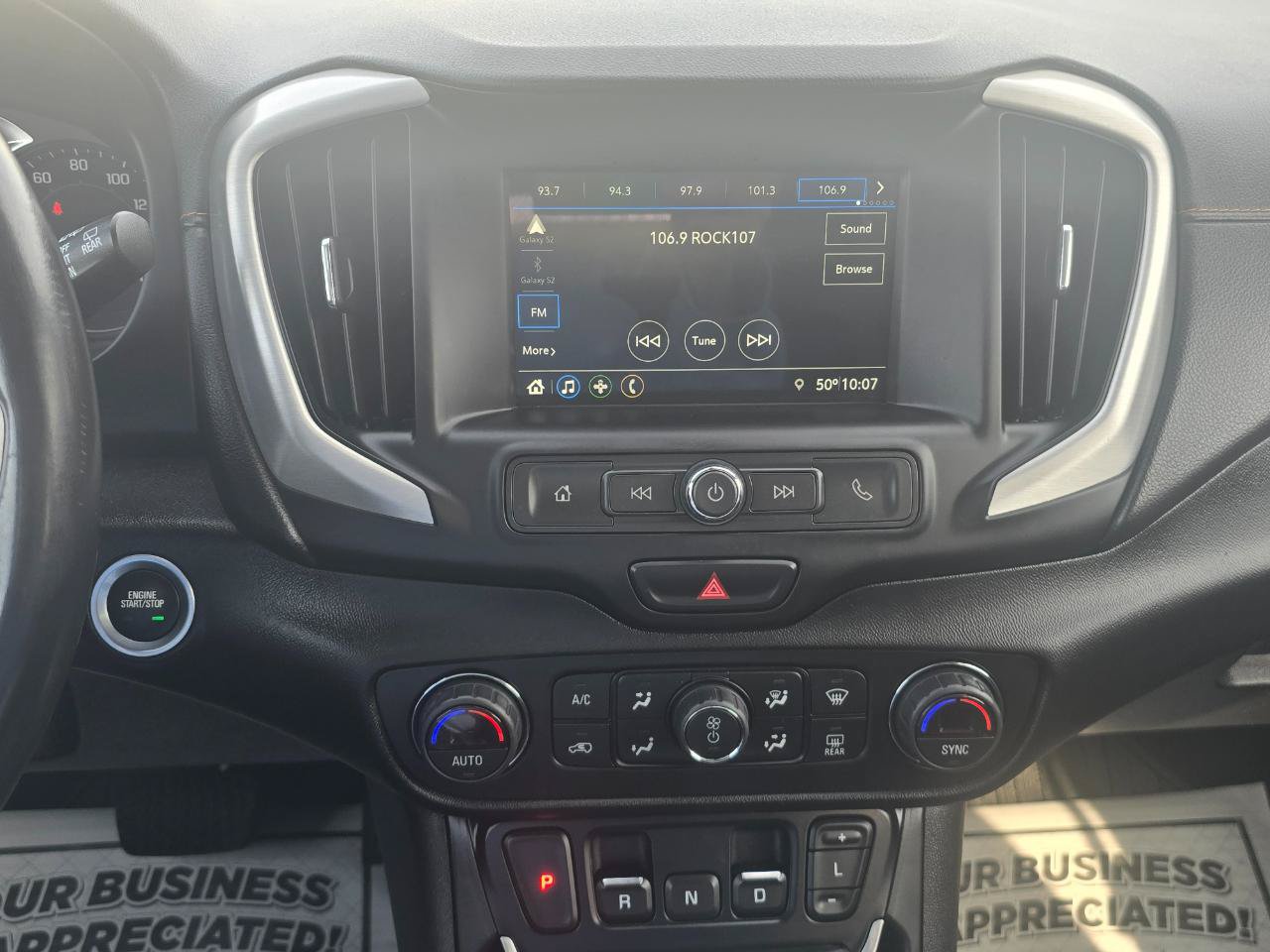 Used 2019 GMC Terrain SLE w/ Driver Convenience Package AWD/4WD image 9