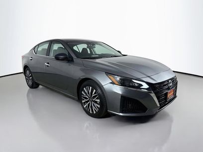 Used 2025 Nissan Altima 2.5 SV