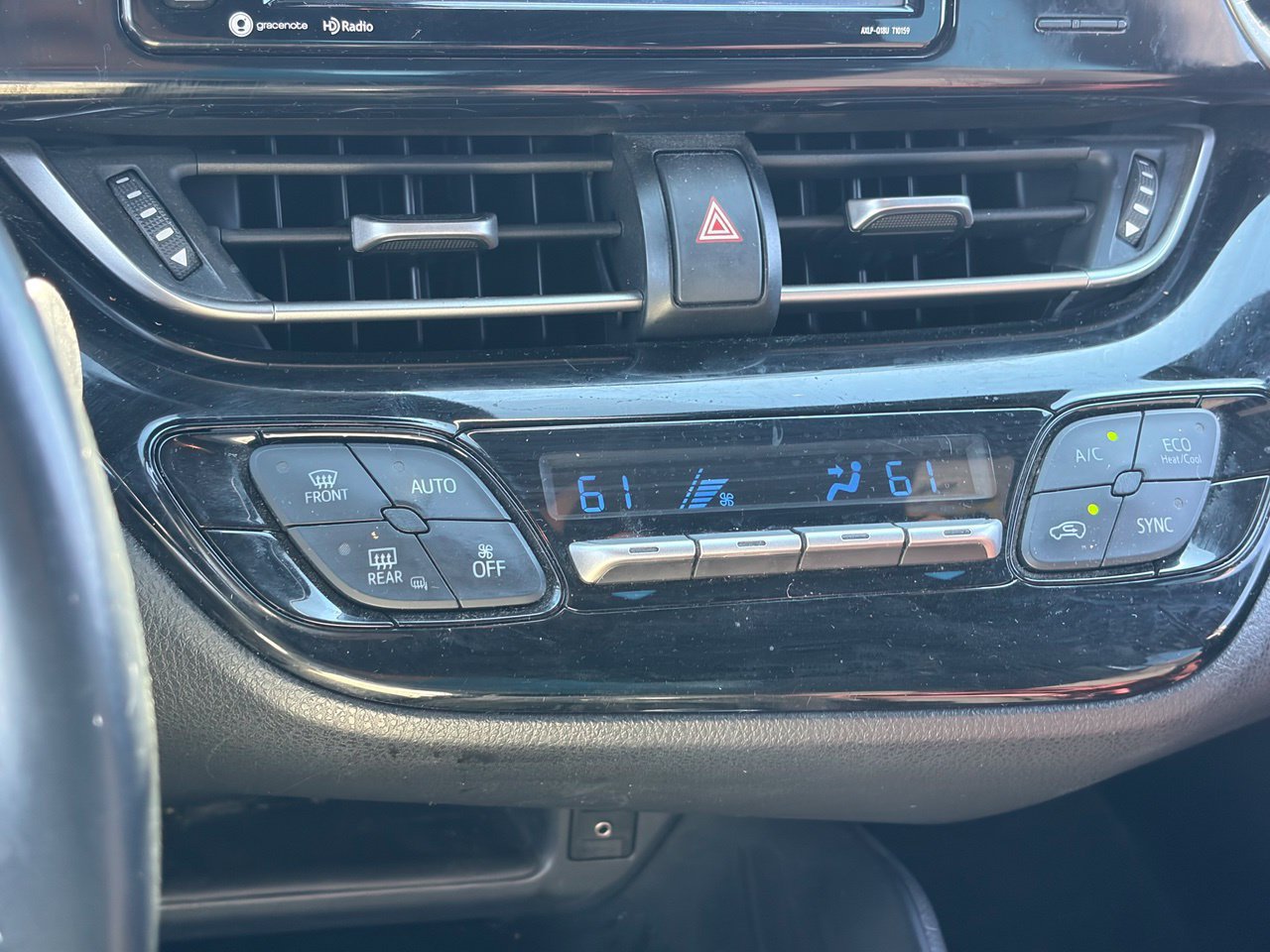Used 2018 Toyota C-HR XLE FWD image 9