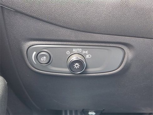 Used 2023 Chevrolet Equinox LT image 22