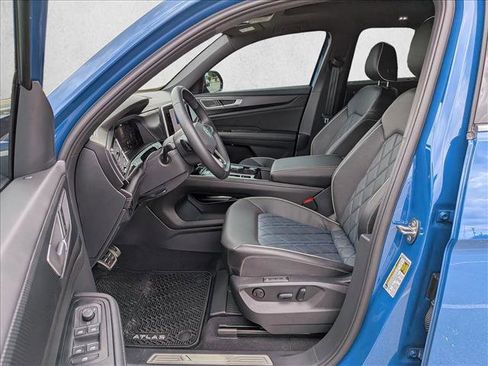 Used 2025 Volkswagen Atlas Cross Sport SEL Premium R-Line AWD/4WD image 16