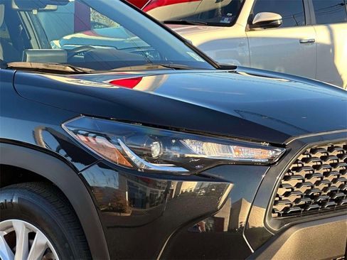 Used 2022 Toyota Corolla Cross LE image 8