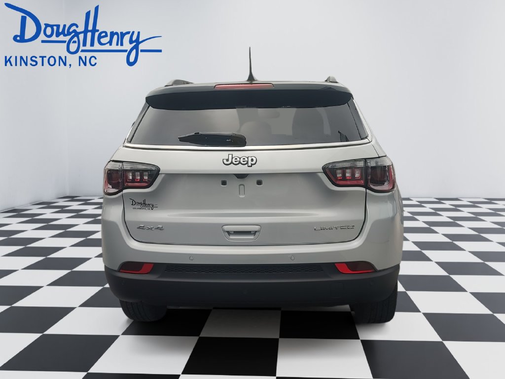 Used 2025 Jeep Compass Limited AWD/4WD image 4