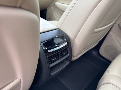 Used 2018 Cadillac XT5 Premium Luxury image 7