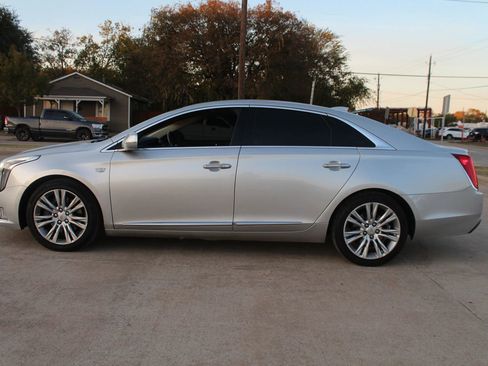 Used 2019 Cadillac XTS Luxury image 5