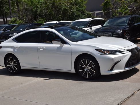 Used 2023 Lexus ES 350 w/ Premium Package FWD image 5