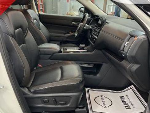Certified 2024 Nissan Pathfinder SL AWD/4WD image 23