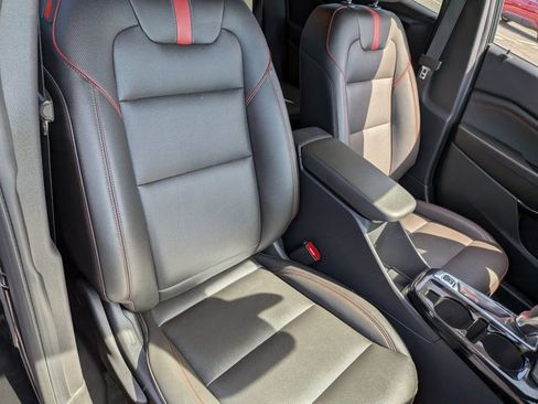 Used 2024 Chevrolet Trax RS w/ Sunroof Package FWD image 20