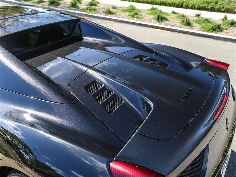 Used 2013 Ferrari 458 Spider RWD image 34
