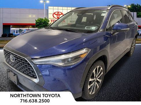 Used 2024 Toyota Corolla Cross XLE image 13