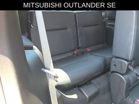 Used 2024 Mitsubishi Outlander SE Black Edition FWD image 15