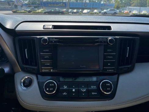 Used 2018 Toyota RAV4 XLE image 10