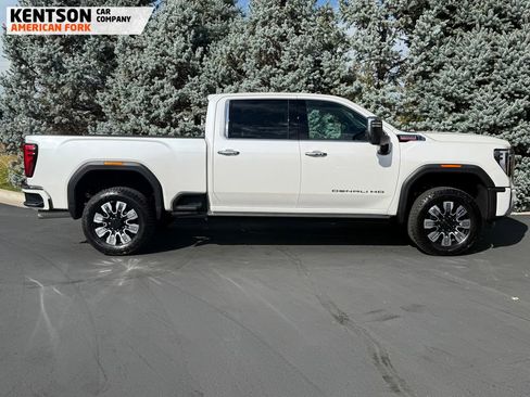 Used 2025 GMC Sierra 3500 Denali w/ Denali Reserve Package image 11