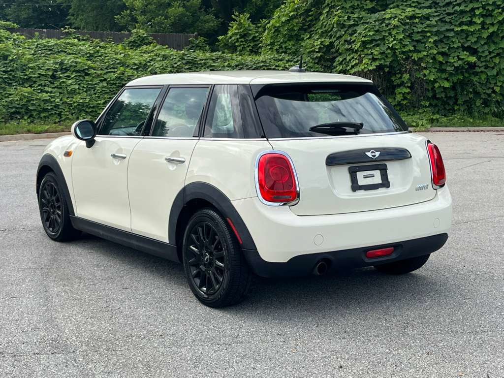 Used 2016 MINI Cooper 4-Door Hardtop FWD image 17