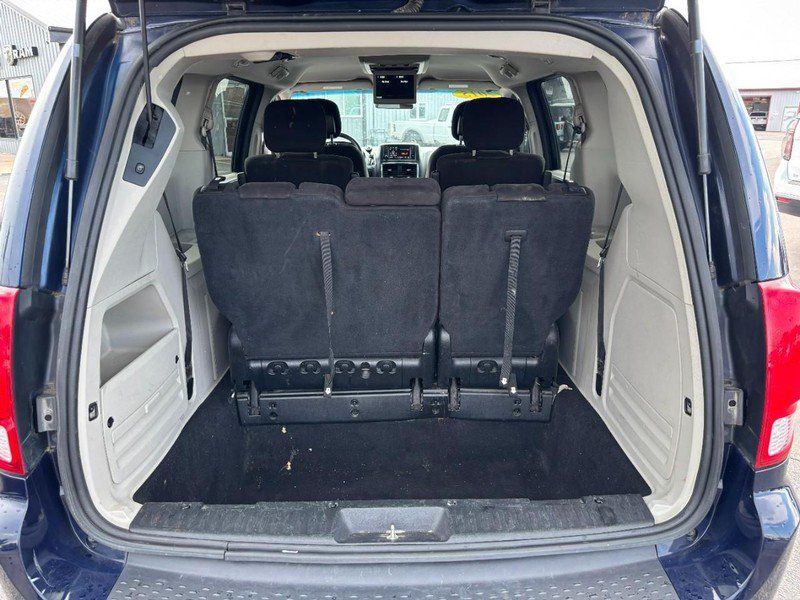 Used 2015 Dodge Grand Caravan SXT FWD image 6