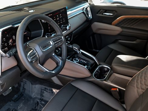 New 2026 GMC Canyon Denali image 12