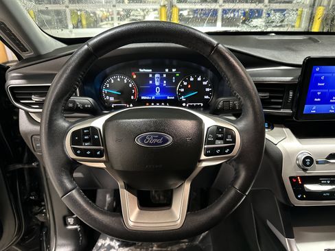 Certified 2023 Ford Explorer XLT w/ Equipment Group 202A image 21