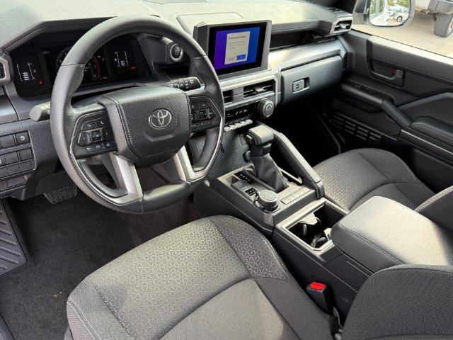 Used 2025 Toyota 4Runner SR5 AWD/4WD image 10
