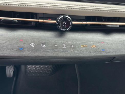 Used 2023 Nissan Ariya FWD image 33