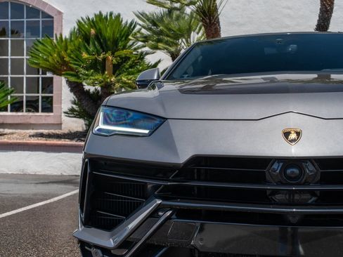 Used 2024 Lamborghini Urus Performante AWD/4WD image 37