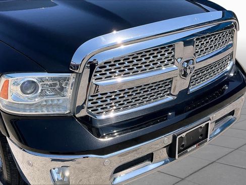 Used 2018 RAM 1500 Laramie w/ Convenience Group AWD/4WD image 32