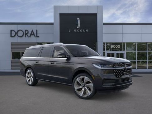 New 2025 Lincoln Navigator L Black Label AWD/4WD image 7