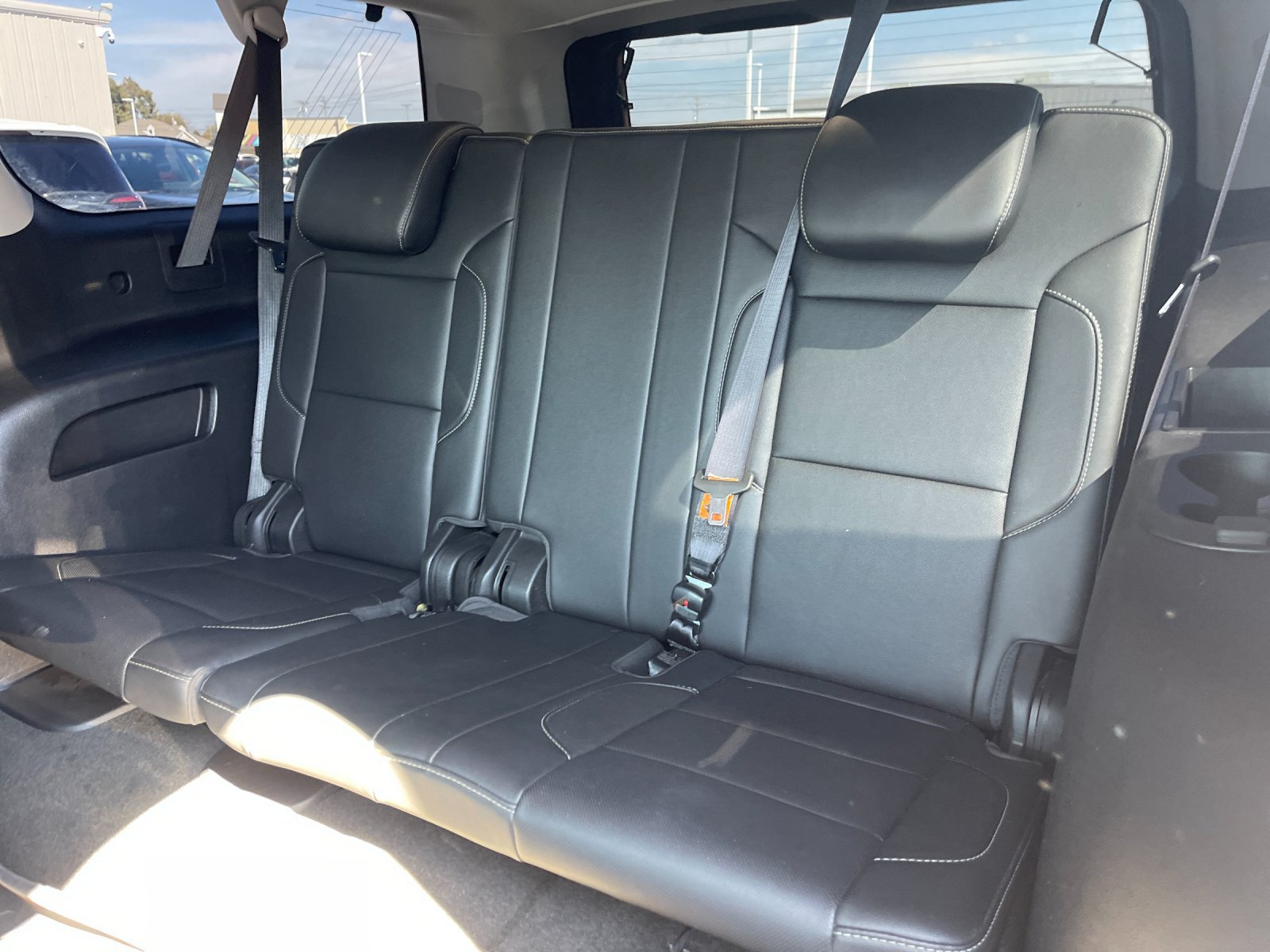 Used 2018 Chevrolet Suburban Premier AWD/4WD image 19
