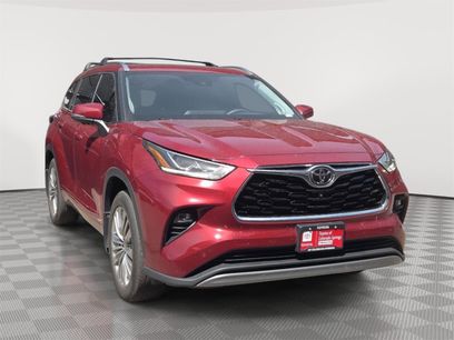 Certified 2025 Toyota Highlander Platinum