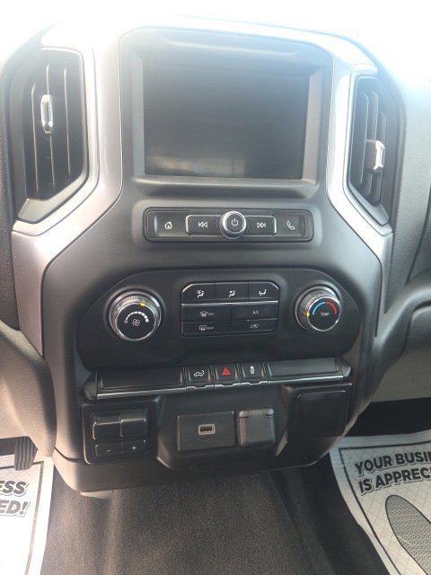 Used 2020 Chevrolet Silverado 1500 Custom w/ Custom Value Package AWD/4WD image 14