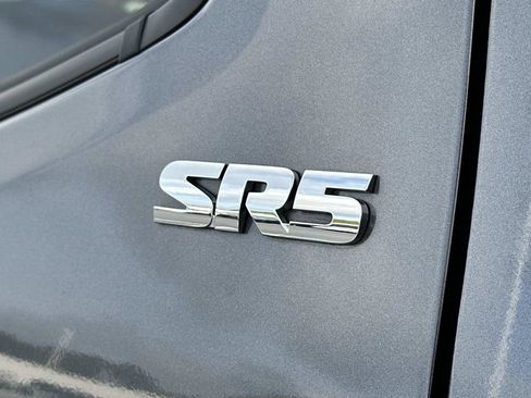 Used 2023 Toyota Tacoma SR5 w/ SR5 Appearance Package RWD image 10