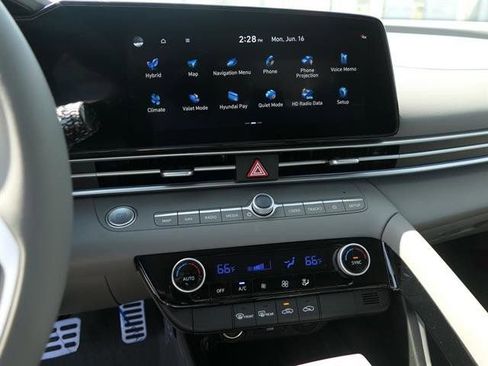 New 2025 Hyundai Elantra SEL w/ Cargo Package FWD image 18
