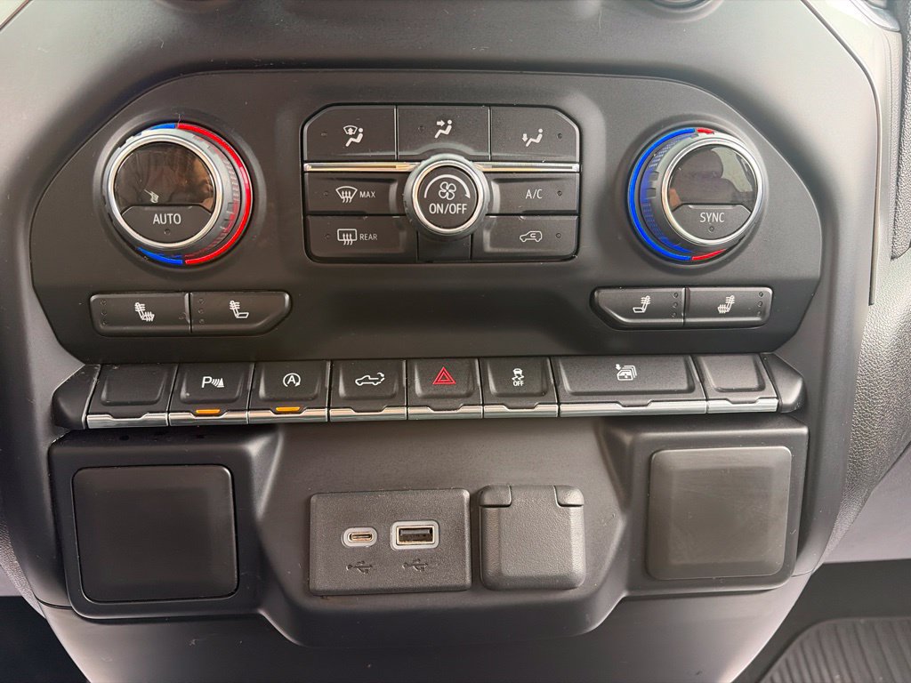 Used 2020 Chevrolet Silverado 1500 RST w/ Rally Edition RWD image 13