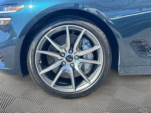 Used 2025 Genesis G70 2.5T image 32