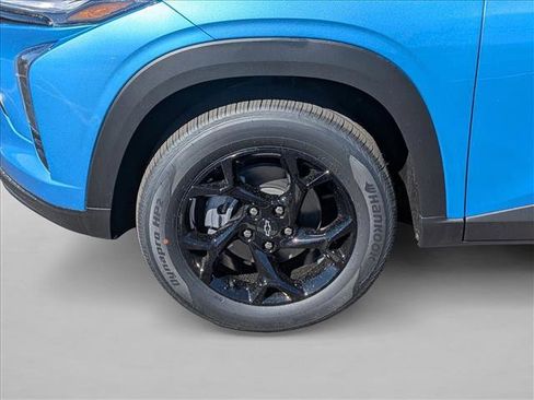 New 2026 Chevrolet Trax LT w/ Sunroof Package FWD image 10