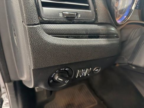 Used 2014 Chrysler 300 S RWD image 12