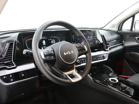 Used 2023 Kia Sportage LX AWD/4WD image 16