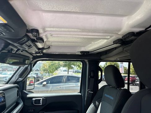 Used 2024 Jeep Wrangler Unlimited Rubicon 4xe AWD/4WD image 12