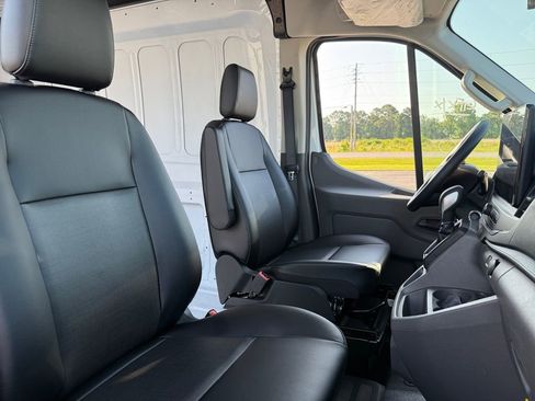 New 2026 Ford Transit 250 148 Medium Roof RWD image 19