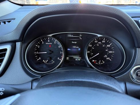 Used 2016 Nissan Rogue SV w/ SV Premium Package image 7