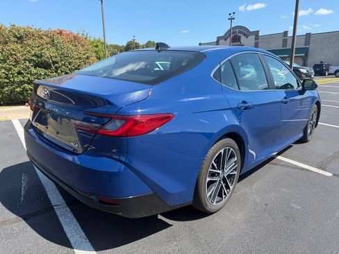 Used 2026 Toyota Camry XLE FWD image 7