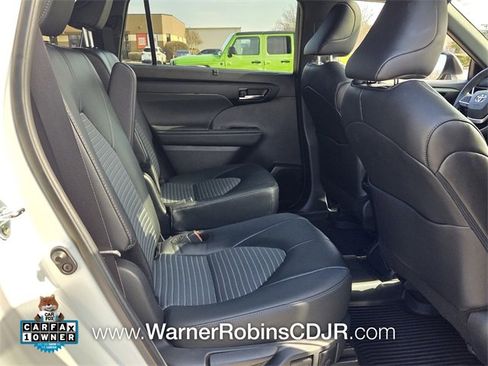 Used 2024 Toyota Highlander XSE image 18