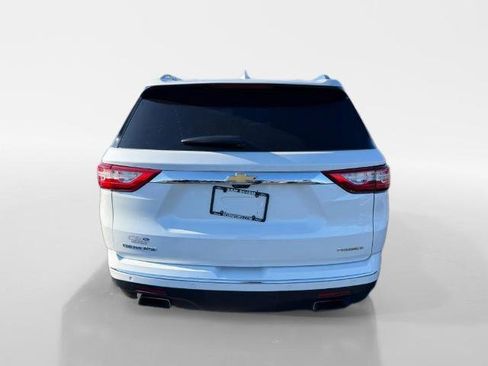 Used 2021 Chevrolet Traverse Premier w/ LPO, Floor Liner Package FWD image 4