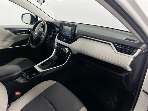 Used 2021 Toyota RAV4 XLE image 28