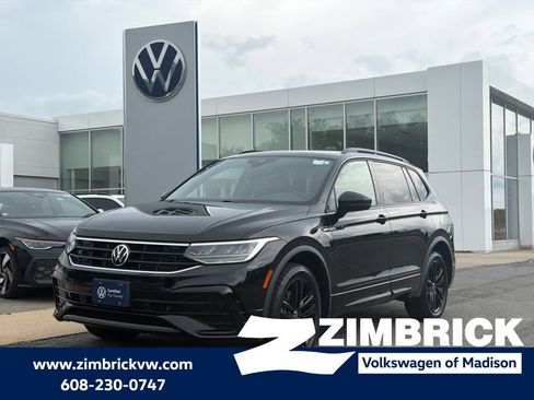 Certified 2022 Volkswagen Tiguan SE R-Line AWD/4WD image 1